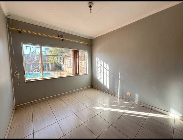 3 BEDROOM HOUSE FOR SALE IN VANDERBIJLPARK SE 6